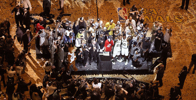 NBA编年史(2002-03):姚明来了! <a href=/lanqiupindao/spurs/ target=_blank class=infotextkey>马刺</a>复仇<a href=/lanqiupindao/lakers/ target=_blank class=infotextkey>湖人</a>